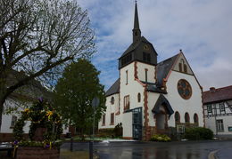 Kirche - Osterbrunnen