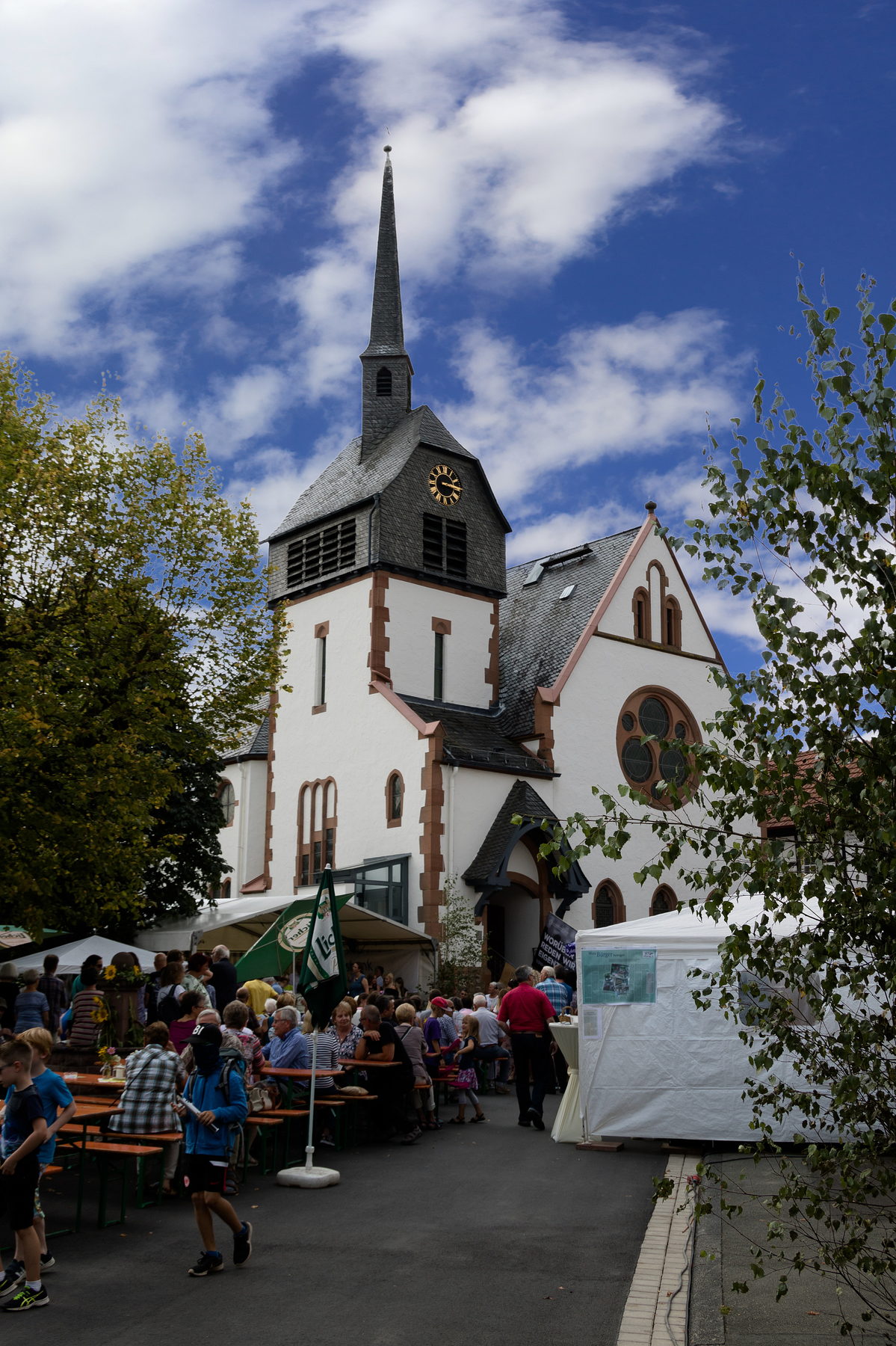 Brunnenfest-Kirche - neuer Himmel.jpg